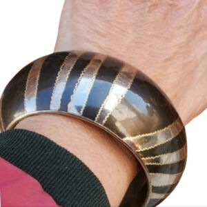 Vintage Hematite color‎ striped 80's bangle